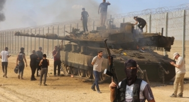 Hamas, İsrail askerlerini hedef aldı