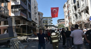 İzmir'deki patlama sonrası 2 kişi tutuklandı