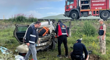 Kars'ta Otomobil Şarampole Devrildi