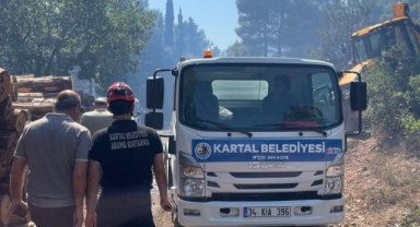 Kartal Belediyesi Ekipleri Orman Yangınında Söndürme Çalışmalarına Destek Verdi