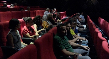 Kemer protokolü Atatürk 2 filmini izledi