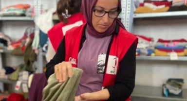 Kızılay Hatay'da depremzedelere yardım ediyor
