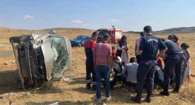 Mardin'de Otomobil Devrildi