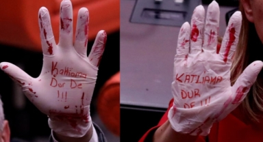 Meclis'te 'kanlı eldivenli' protesto