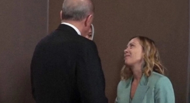 Meloni'nin Erdoğan'a bakışları olay oldu 