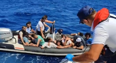 Muğla açıklarında 102 düzensiz göçmen yakalandı,