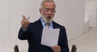 Muhalefeti gösterip söylediği söz meclisi karıştırdı 