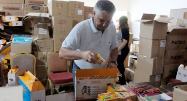 Öğrencilerin kırtasiye malzemeleri Kemer Belediyesi’nden 