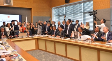 'Ötanazi yasası' görüşmelerinde gerginlik