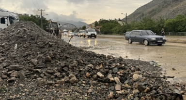 Şiddetli yağış hasara neden oldu
