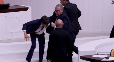 Vekiller birbirine girdi