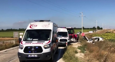 Yolcu minibüsüyle otomobil çarpıştı