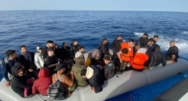 Yunanistan'a 'göçmenleri Türkiye'ye itme' uyarısı