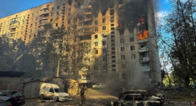 12 katlı bina vuruldu