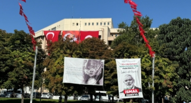 30 Ağustos kutlamalarında pankart krizi