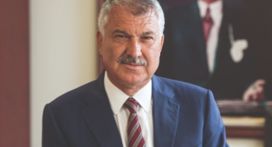 Adana Büyükşehir Belediye Başkanı Zeydan Karalar'dan 30 Ağustos Zafer Bayramı Mesajı: 