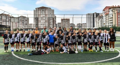 Ankara Büyükşehir Belediyesi’nden Minik Futbolculara Özel Turnuva: Kadın Futbolu Destekleniyor