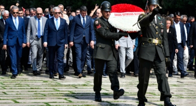 Ankara'da Sakarya Meydan Muharebesi'nin 103. Yıl Dönümü Anma Etkinlikleri Anıtkabir Ziyareti ile Başladı