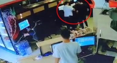 Askerden kaçtı, savaş oyunu oynarken yakalandı