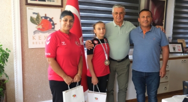 Avrupa Şampiyonu Judocudan Kemer Belediye Başkanı Necati Topaloğlu’na ziyaret 