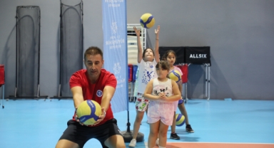 Aydın Büyükşehir Belediyesi'nin Yaz Kursları Geleceğin Yıldızlarını Yetiştiriyor