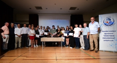 Bornova’da Geleceğin Mühendislerine Yapay Zeka Eğitimi: 30 Liseli Öğrenci Sertifikalarını Aldı