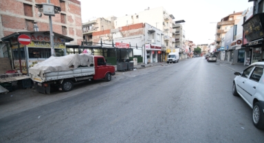 Bornova'da kaldırım işgaline karakol önlemi