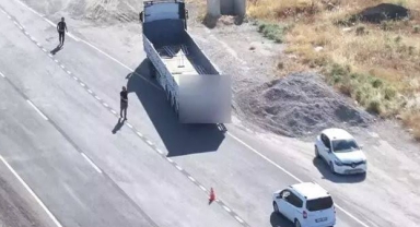 Briket fabrikasında uyuşturucu ve silah ele geçirildi