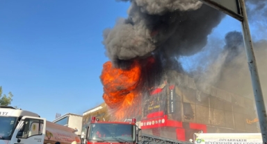 Diyarbakır'daki yangın büyüdü