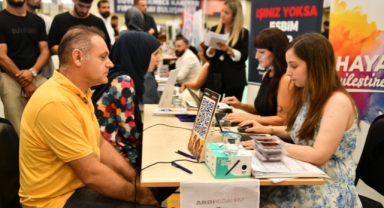 Esenyurt Belediyesi'nden İşsizliğe Çözüm: Kariyer Fırsatları Buluşması Büyük İlgi Gördü