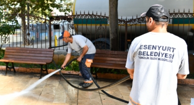 Esenyurt'ta Camilerde Cuma Namazı Öncesi Kapsamlı Temizlik Seferberliği
