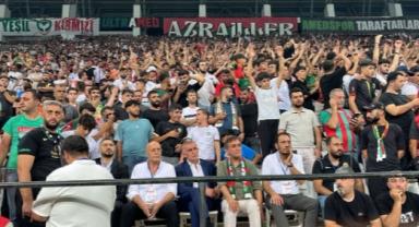 Hacıosmanoğlu Diyarbakır'da tribünleri selamladı
