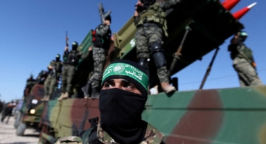 Hamas, İsrail'e roket fırlattı