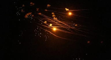 Hizbullah'tan gece yarısı İsrail'e yoğun füze saldırısı