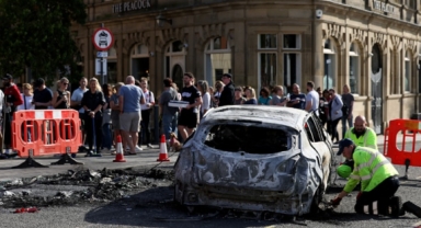 İngiltere’de gerilim devam ediyor