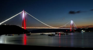 İstanbul Boğazı’nda gemi trafiği askıya alındı