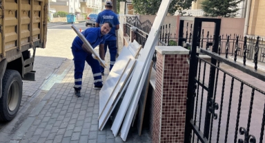 Lüleburgaz'da yol kenarına atılan mobilya ve atıklar birer birer toplanıyor!