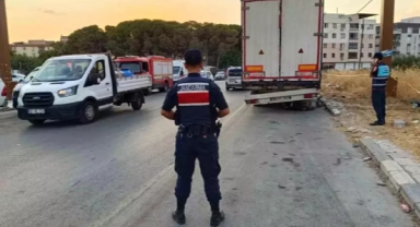 Motosiklet Tıra Arkadan Çarptı