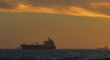 Nijerya'da alev alan yolcu teknesi battı