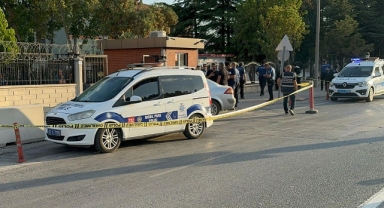 Öldürdüğü eşinin cansız bedeniyle karakola gidip teslim oldu