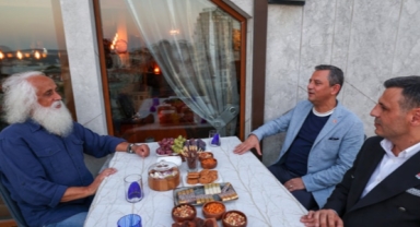 Özgür Özel’den Suavi’ye ziyaret