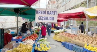 Pazarda satışların yarısı kartla