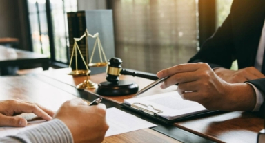 Sektör Devleri İflasın Eşiğinde