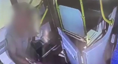 Şoförle tartıştı, otobüsün anahtarını alıp kaçtı