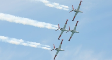 Uçak denize çakıldı