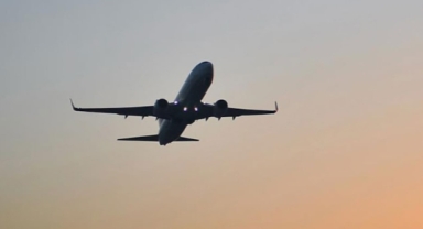 Yolcu olay çıkardı, uçak acil iniş yaptı 