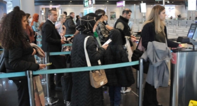 Almanya’da uçaklar peş peşe kalkıyor