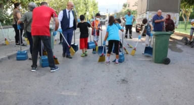 Derince Belediyesi’nden Dünya Temizlik Günü’nde Örnek Seferberlik: “Temiz İnsan, Temiz Derince”