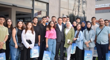 Esenyurt Belediye Başkanı Prof. Dr. Ahmet Özer’den Üniversiteye Yerleşen Öğrencilere İlham Verici Tavsiyeler