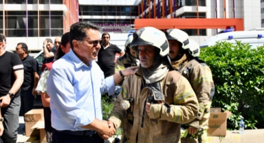 Esenyurt'ta 33 Katlı Sitede Yangın: Belediye Başkanı Özer İncelemelerde Bulundu